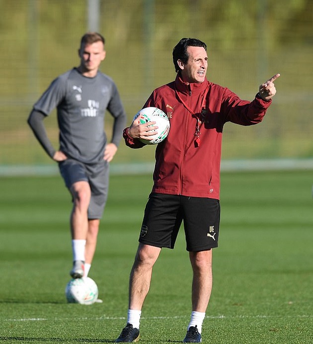 Thi đấu rực sáng, Torreira thu hút mọi ánh nhìn trên sân tập - Bóng Đá