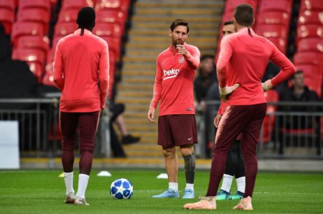 Messi phát tướng đáng kinh ngạc trong ngày đặt chân đến Wembley - Bóng Đá