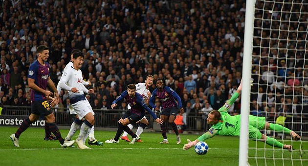 Messi lên đồng, Rakitic quyết không chịu kém với siêu phẩm để đời trước Tottenham - Bóng Đá