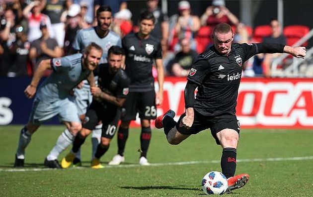 Rooney thăng hoa ở MLS, nạn nhân lần này là đội bóng của Schweinsteiger - Bóng Đá