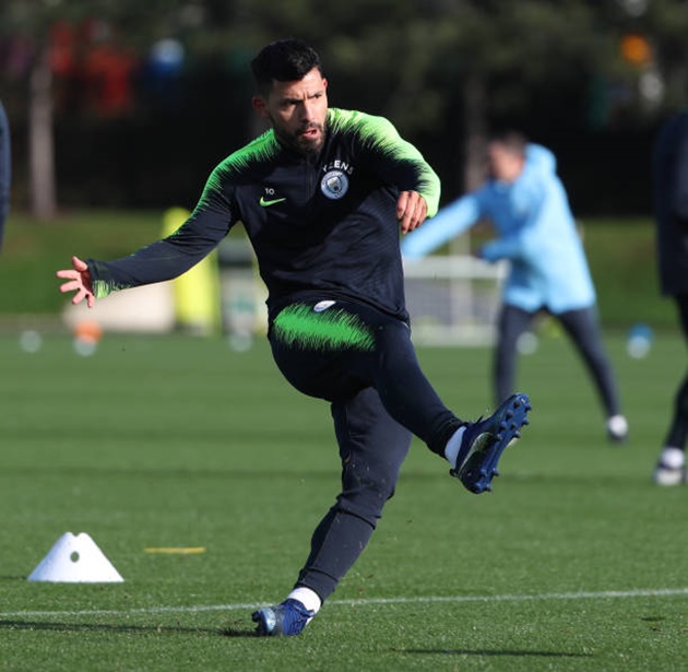 Ăn mừng rạng rỡ trên sân tập, Sane đã sẵn sàng đốt lưới Tottenham - Bóng Đá