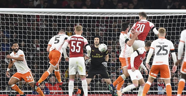 Sao trẻ Arsenal mất điểm nặng trước Emery vì hành động dại dột này - Bóng Đá