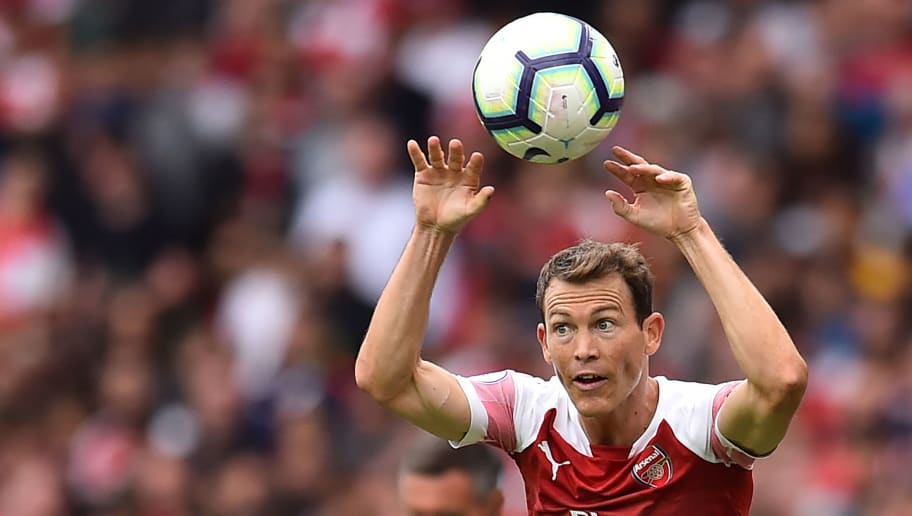 Lichtsteiner - 7 điểm: Hỗ trợ khá tốt những đợt tấn công của Pháo thủ.