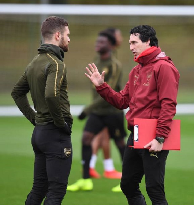 Thua thảm Liverpool, Emery nổi nóng