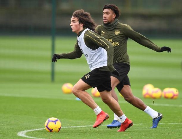 Thua thảm Liverpool, Emery nổi nóng