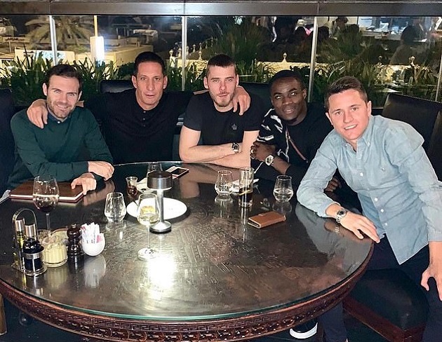 Rời nước Anh, dàn sao Man Utd làm gì trong nắng ấm ở Dubai? - Bóng Đá