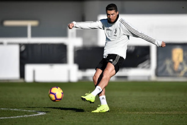 Ronaldo làm nóng sau kì nghỉ Đông, hướng đến kì lục khủng - Bóng Đá