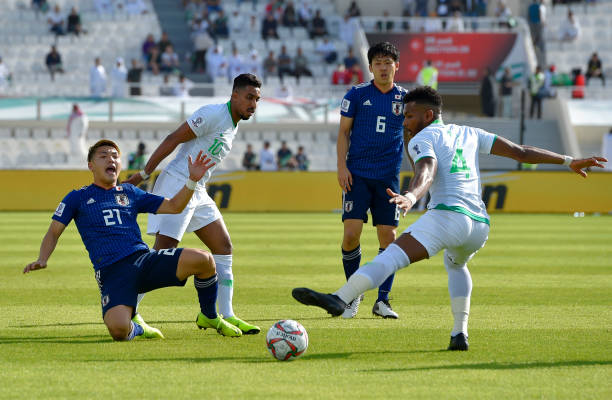 TRỰC TIẾP Nhật Bản 0-0 Saudi Arabia: Yoshida dũng cảm phá bóng (H1) - Bóng Đá
