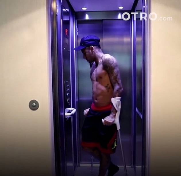 Neymar vã mồ hôi vì đau đớn khi tập hồi phục sau sự cố gãy xương bàn chân - Bóng Đá