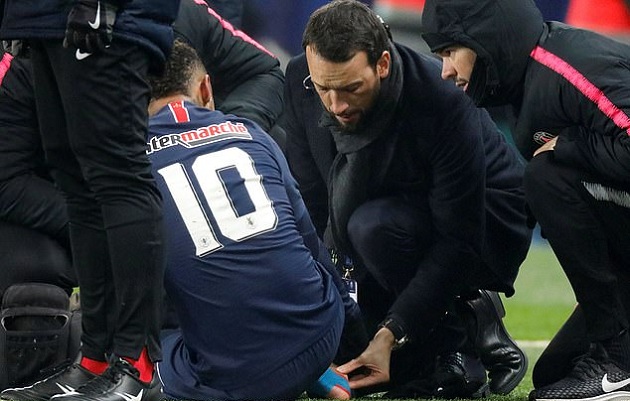 Neymar vã mồ hôi vì đau đớn khi tập hồi phục sau sự cố gãy xương bàn chân - Bóng Đá
