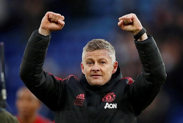 Man Utd lái xe đến sân tập - Bóng Đá