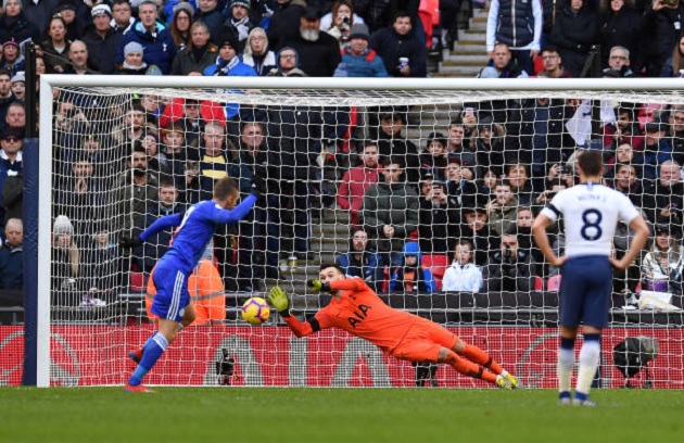 Tottenham gác Man Utd 9 điểm trong ngày Vardy sút hỏng phạt đền - Bóng Đá