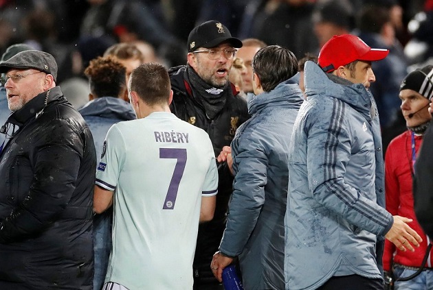 Muôn màu cảm xúc của Klopp trước khi bắt tay