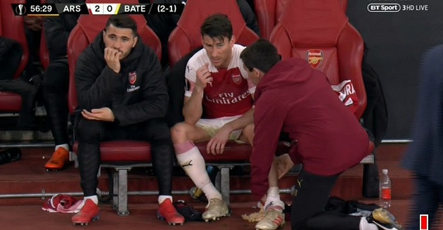 Koscielny và chấn thương ở trận gặp BATE.