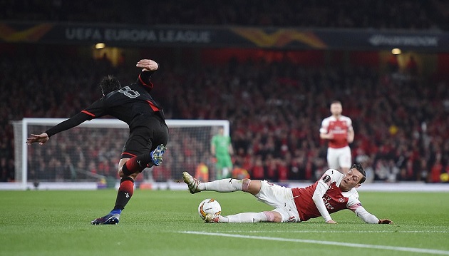 Ozil chơi không tốt trước Rennes.