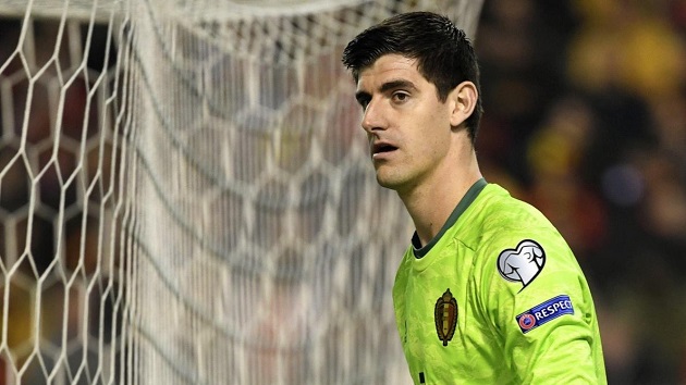 Courtois cầu cứu ai sau sự cố 