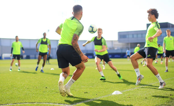 Nóng lòng phục hận Tottenham, Pep xỏ giày vào sân chơi bóng - Bóng Đá