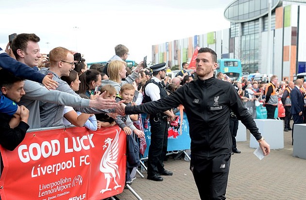 Được biết, CĐV Liverpool được phép mua 32 ngàn vé để xem trận Chung kết. Trong khi đó, cũng sẽ có khoảng 100 ngàn người đổ bộ lên Tây Ban Nha để cổ vũ cho The Kop.