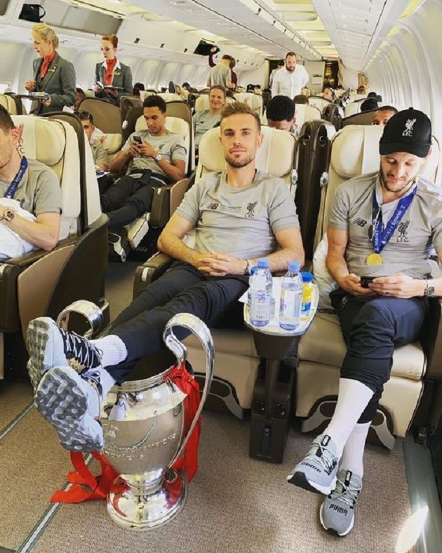 Liverpool mang cúp về nhà - Bóng Đá