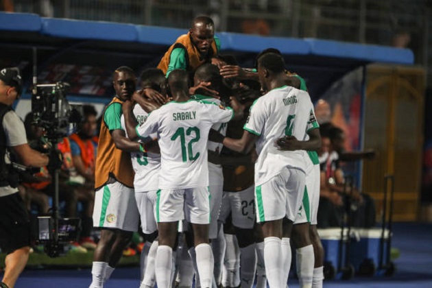Senegal ra quân vắng Mane, fan nữ xinh như mộng có biểu cảm khó tin - Bóng Đá