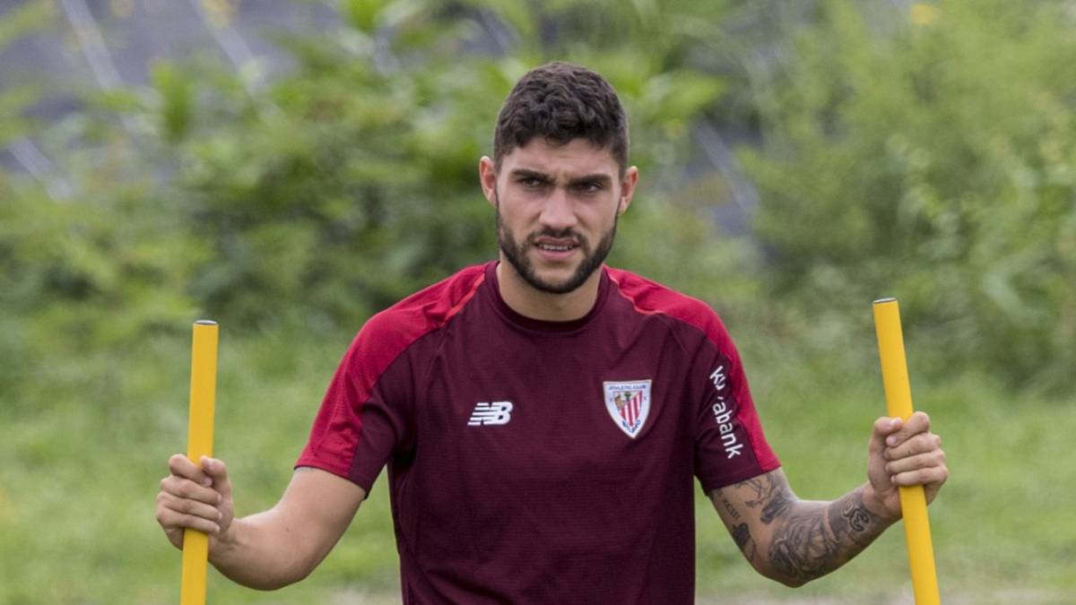 Tái thiết đội hình, Arsenal thâu tóm một lúc 3