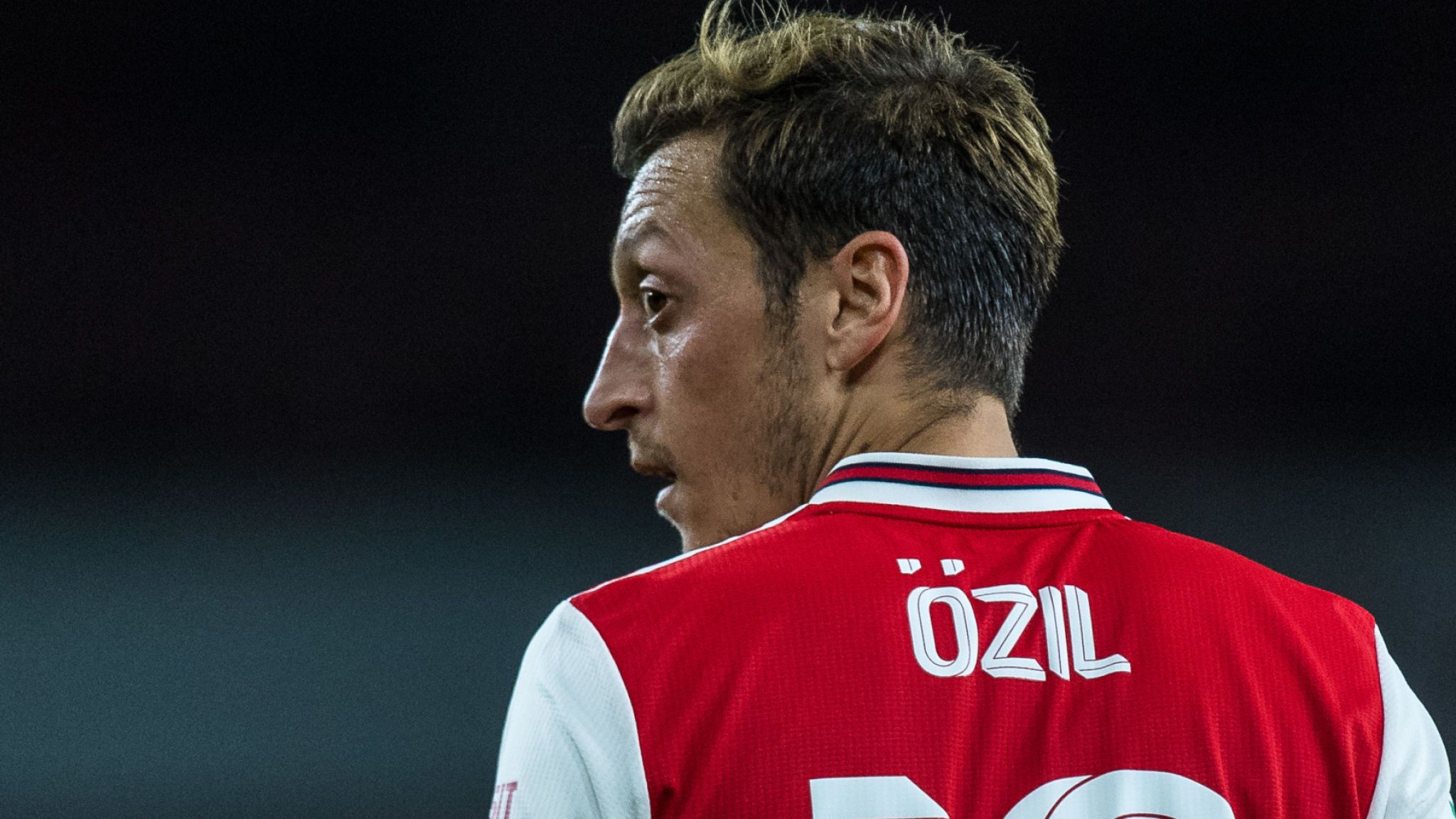 Tái thiết đội hình, Arsenal thâu tóm một lúc 3
