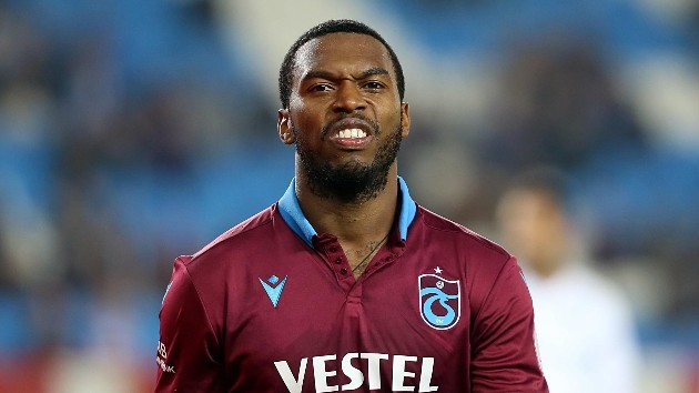 Rời Liverpool để chuyển đến Thổ Nhĩ Kỳ được một thời gian chưa lâu, Sturridge đã bị Trabzonspor thanh lý hợp đồng sau khi nhận phải án phạt đến từ FIFA do anh có liên quan đến hoạt động cá cược. Giờ đây, hiệu lực của lệnh cấm trên đã hết hạn, và dĩ nhiên Sturridge cũng có thể lại tung hoành trên sân cỏ.