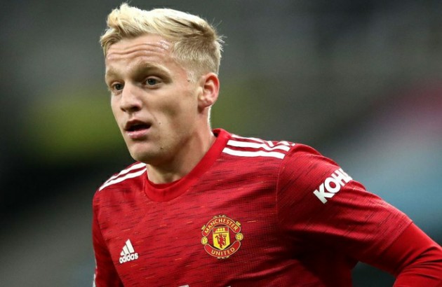 De Beek đang là tâm điểm tại Old Trafford.