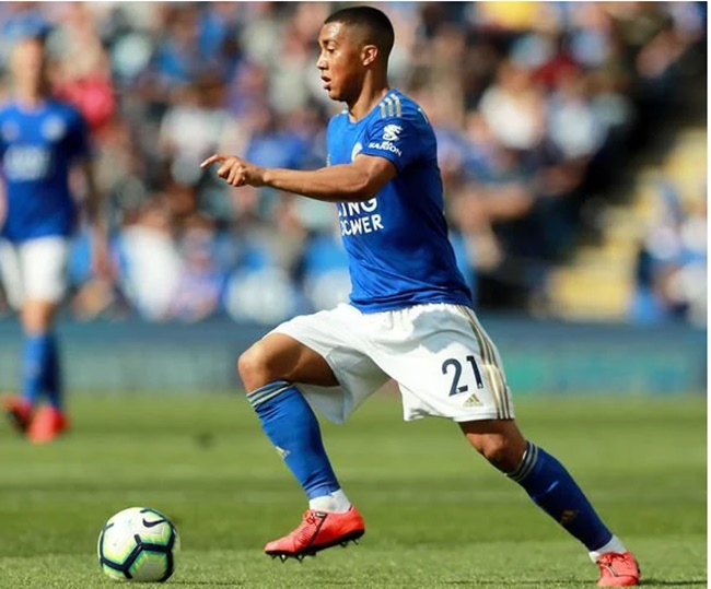 Leicester có thể mua Tielemans nếu bán Maguire cho MU.