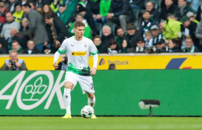 Nico Elvedi càng chơi ngày trưởng thành trong màu áo Gladbach. Trước Bremen, hậu vệ này đã có trận đấu ấn tượng.