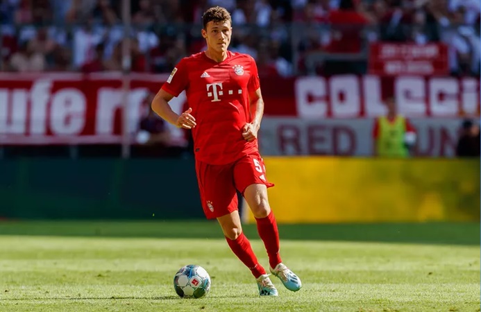Alvaro Odriozola on his way to complete his loan transfer to Bayern Munich. - Bóng Đá
