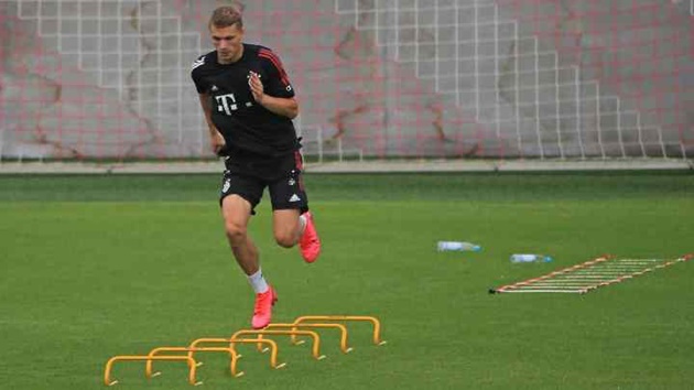 Jann-Fiete Arp, một cái tên khác liên tục làm bạn trên giường bệnh trong mùa giải này, tái xuất. Anh đã có những tiến trình hồi phục thuận lợi.