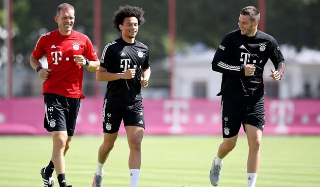 Buổi tập đầu tiên của Sane tại Bayern Munich - Bóng Đá