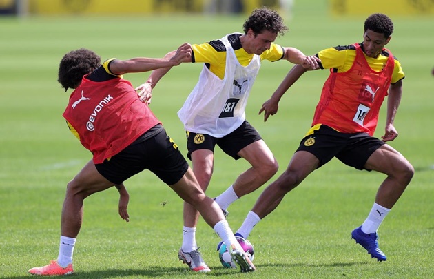 Jude Bellingham trains with Jadon Sancho and Erling Haaland - Bóng Đá
