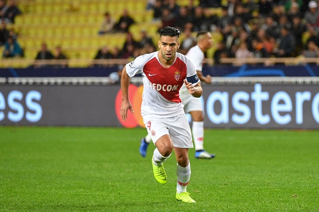 Radamel Falcao ở mùa giải 2016/17 là một sát thủ. Anh ghi vô số bàn thắng quan trọng cho câu lạc bộ. Sau khi trải qua khoảng thời gian thất vọng ở MU và Chelsea, Falcao đang đầu quân cho Galatasaray.