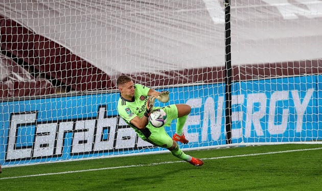 Leno xuất sắc trước Liverpool - Bóng Đá