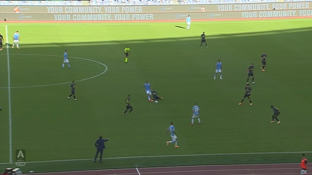 Trong cùng 1 đêm, Martial và Immobile bị 2 sao Nam Mỹ đưa