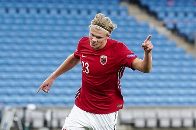 Đồng hương của Odegaard, "sát thủ" hàng đầu của Dortmund và được mệnh danh là "Quái thú tuổi đôi mươi", Erling Haaland cũng không còn cơ hội đến với giải đấu lớn nhất Châu Âu hè năm sau.