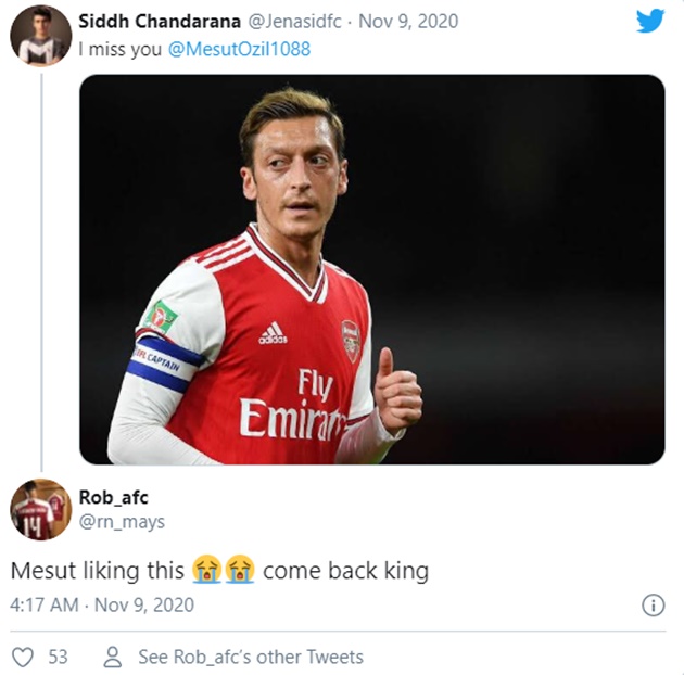 NHM nhớ Ozil, tiền vệ người Đức ngay lập tức "like" dòng trạng thái.