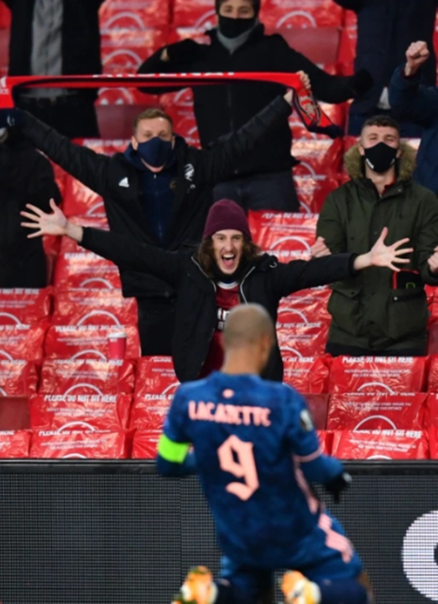 Arsenal fans return to Emirates - Bóng Đá