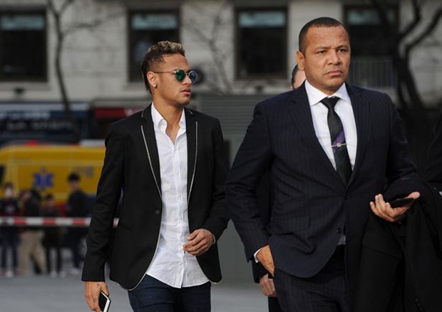 Neymar và cha của mình. Ảnh: Internet.