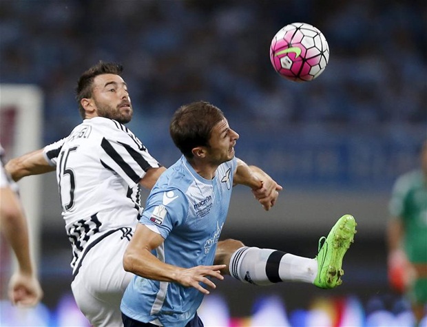 9. Andrea Barzagli - Wolfsburg - 225,000 bảng.