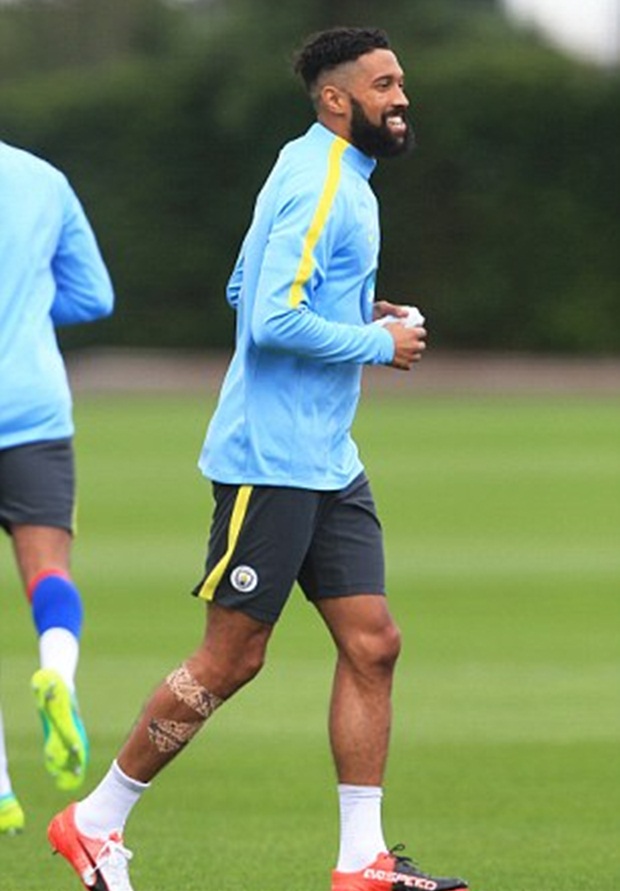 Gael Clichy không phải dự EURO 2016 cùng tuyển Pháp nên cũng sớm góp mặt. Ảnh: Internet.