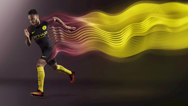"Bom tấn" Raheem Sterling cần mau chóng khẳng định giá trị trước Pep Guardiola.