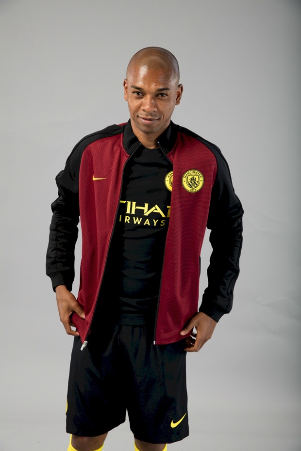 Fernandinho tiếp tục là hạt nhân quan trọng của Man City mùa tới.