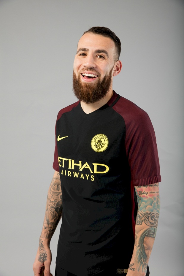 Nicolas Otamendi...