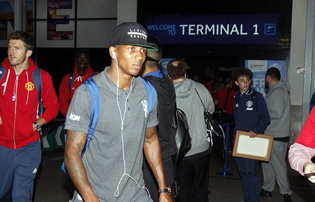 Cùng với đó là Ashley Young...