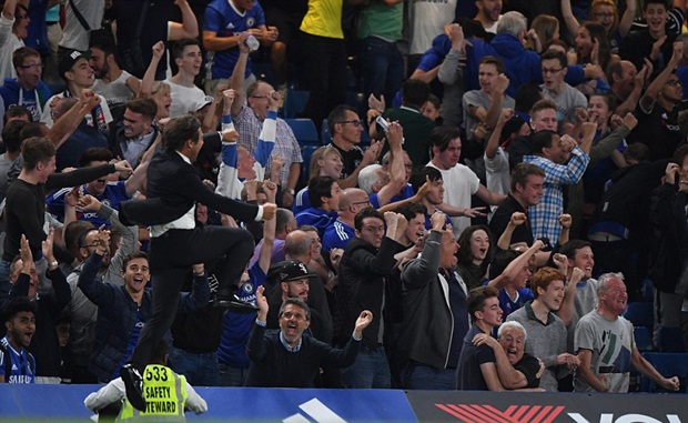 Và rồi bùng nổ khi Diego Costa ghi bàn phút 89.