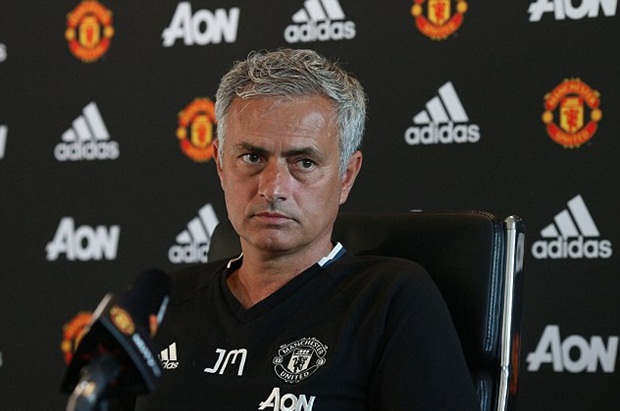 Mourinho tỏ ra kiên quyết về trường hợp của Schweinsteiger.
