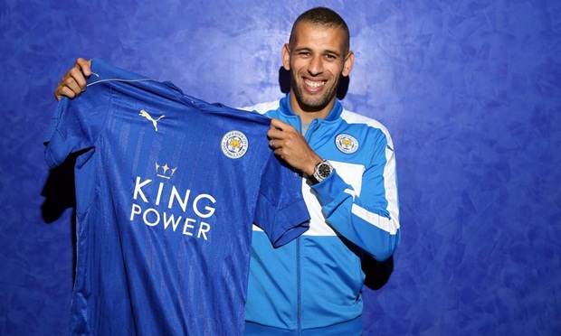 11. Islam Slimani - 29.7 triệu bảng. Nhận thấy hàng công cần thêm nhân sự, HLV Claudio Ranieri đã quyết định bạo chi vì Slimani. Mùa trước, đồng hương của Riyad Mahrez này ghi đến 27 bàn thắng sau 33 lần ra sân cho Sporting Lisbon.